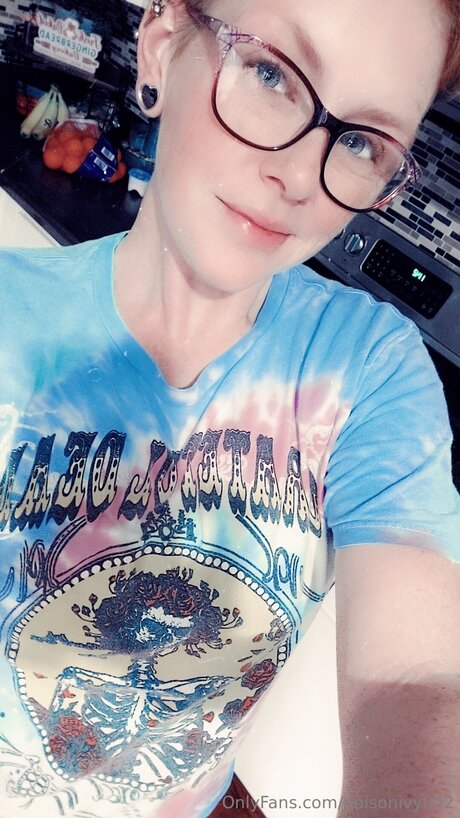 Poisonivy042 高品質のスター ギャラリー