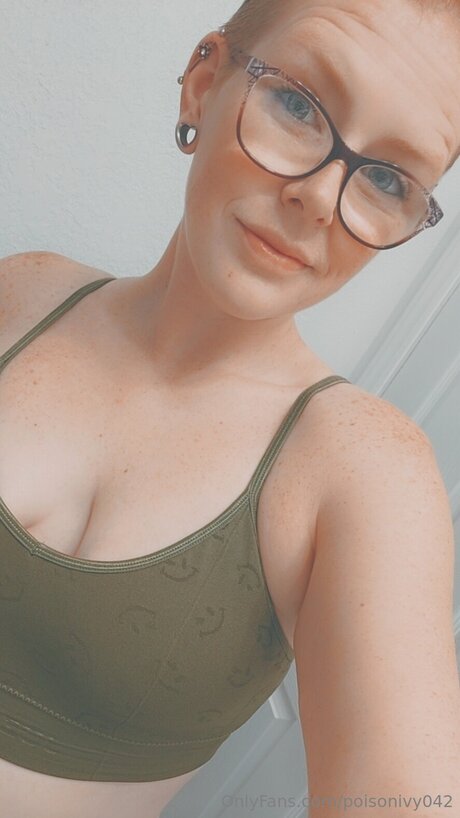 Poisonivy042 ポルノモデル 写真