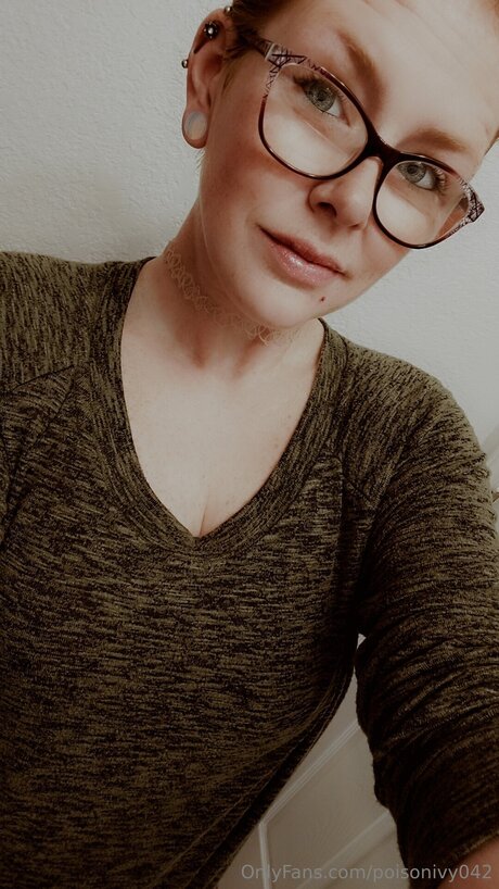 Poisonivy042 アダルトモデル 画像