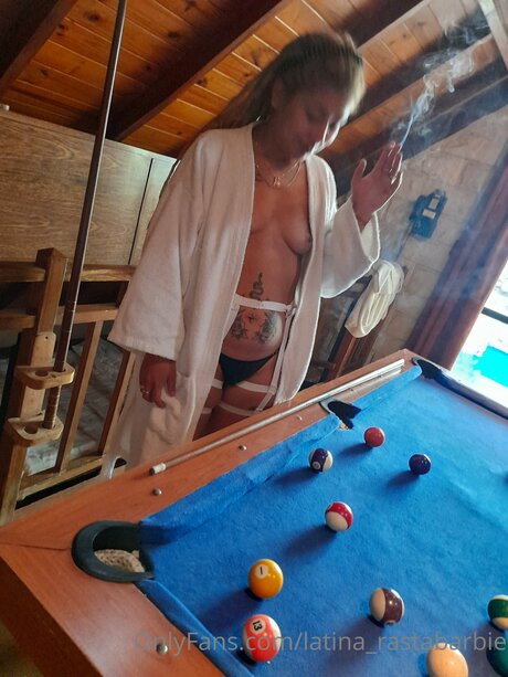 Latina Rastabarbie ポルノモデル 写真