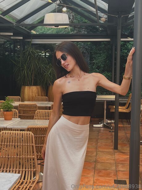 細身の巨乳OnlyFans HD 画像