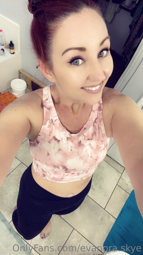 大学のOnlyFans セクシーヌード ギャラリー