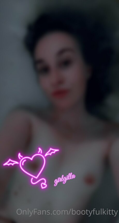 Bootyfulkitty エロティックなスター 写真