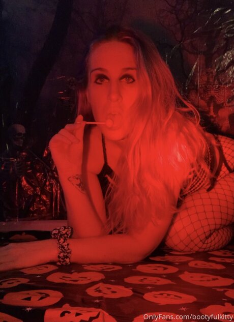 ブラック・ポーグ・オンリーファンズ ヌード 写真