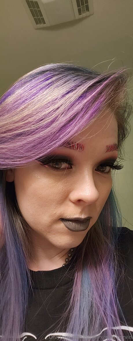 Hannah Rebel Corvin 可愛いモデル 写真