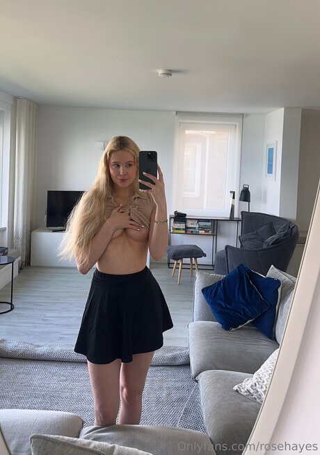 Petiterose19 ポルノスター HD 画像