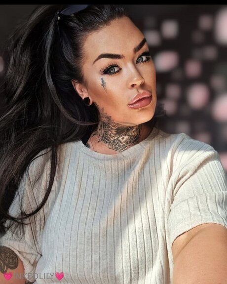 Lillysplayhouse69 アダルトモデル 写真