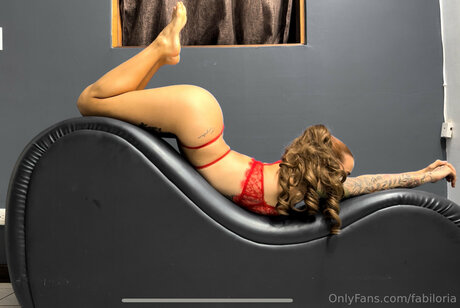 Fabiloria ポルノモデル 画像