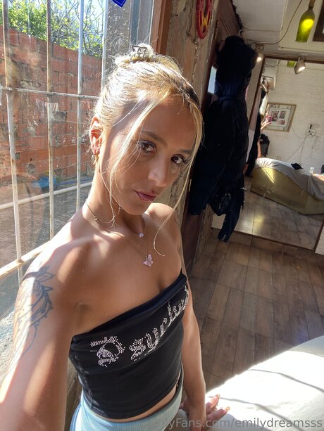 ゲイディルドOnlyFans ヌード 画像