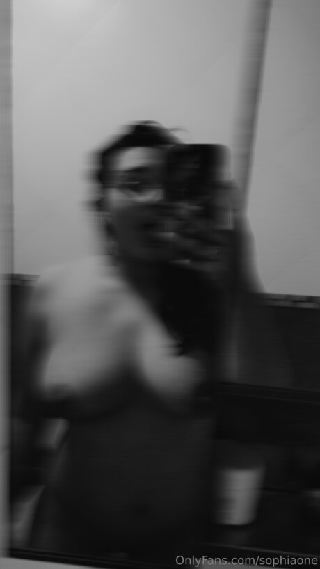 Sophiaone 裸のモデル 画像