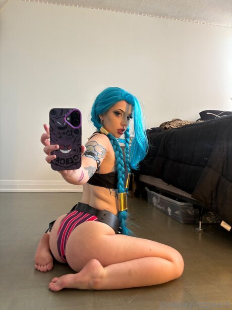 トゥワークオンリーファン HD 写真