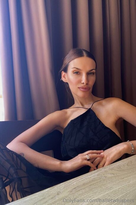 Balletwhispers ポルノスター 裸 画像