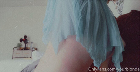 Yourblonde 無料モデル 写真