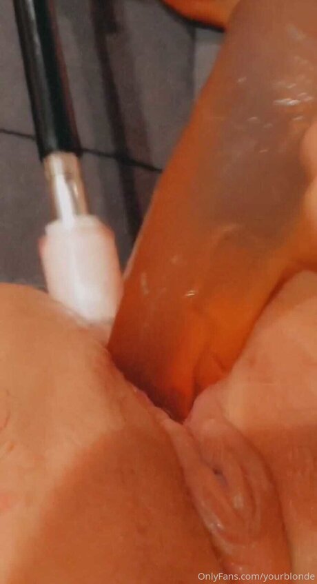 Yourblonde xxx女優 画像