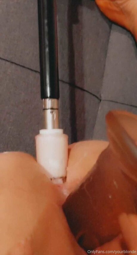 Yourblonde ポルノスター ヌード 写真