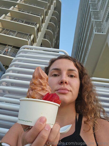 Sugar Pie Honey セクシーなポルノスター 画像