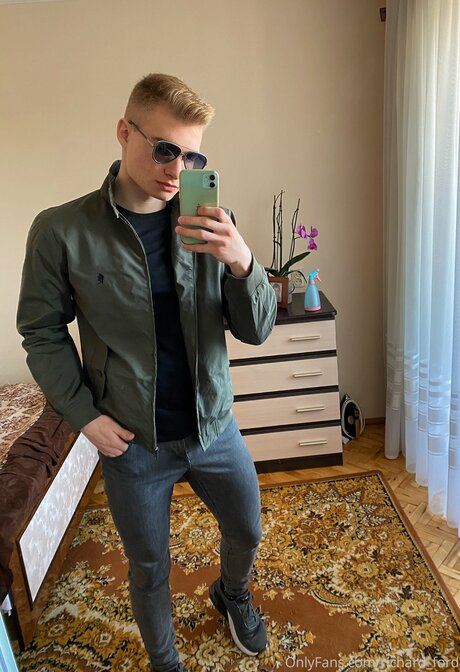 Richard Ford トップ女優 アーカイブ