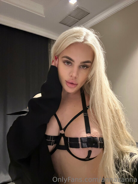 ゲイディルドOnlyFans セクシー裸 写真