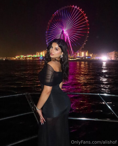 コスプレ フェムボーイ オンリーファンズ ヌード 写真