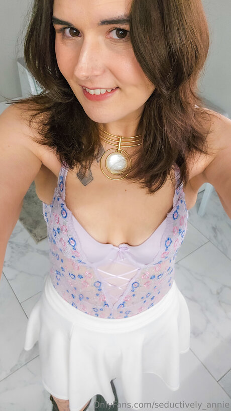 Seductively Annie 独占女優 画像