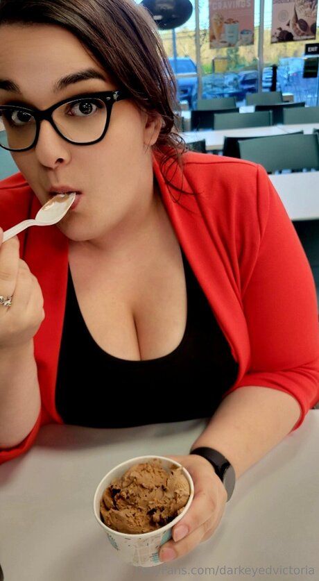 スリムな熟女OnlyFans 無料セクシー 写真