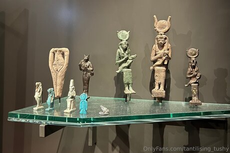 Tantilising Tushy アートモデル 画像