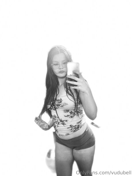 エボニートップオンリーファン ヌード 写真