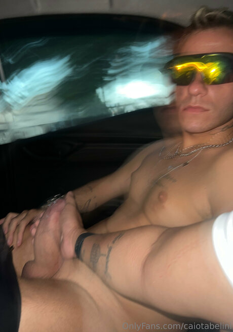 Caiotabelini エロティックなポルノスター 写真