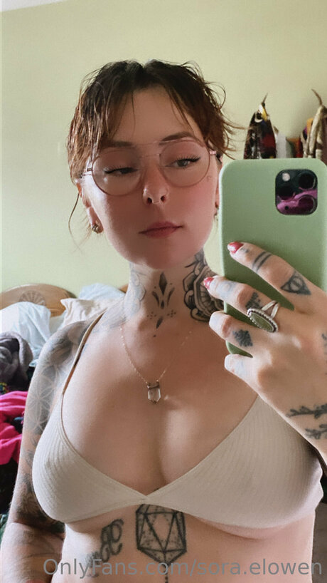 Sabyra セクシーモデル 写真