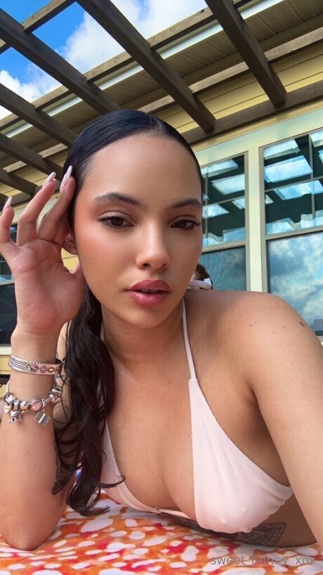 巨乳とお尻のOnlyFans 無料セクシー 画像