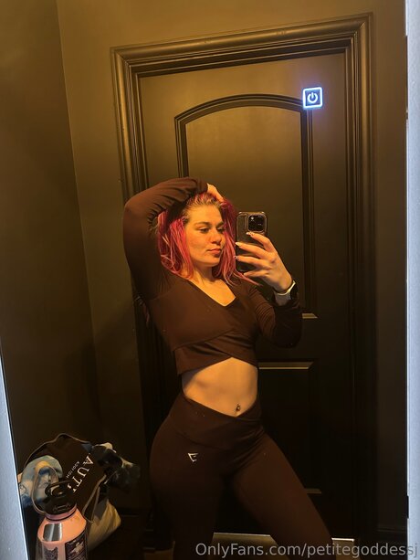 Petitegoddessj ポルノスター エロティック 写真