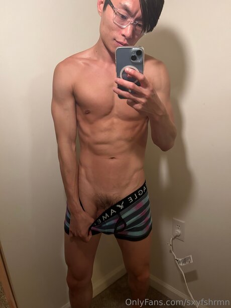 Sxyfshrmn アダルトスター 写真