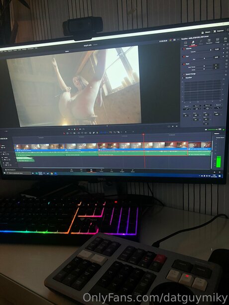 Datguymiky ポルノスター アダルト 写真