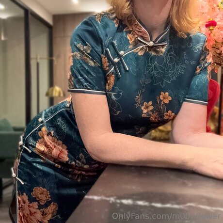 チンコを持つ女たち OnlyFans アートヌード 画像