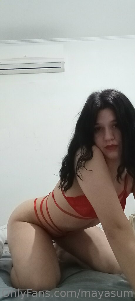 Yourwildbaby 独占スター 写真