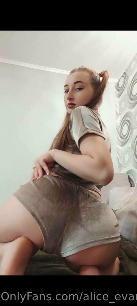 Alice Evanss 完璧なスター 写真
