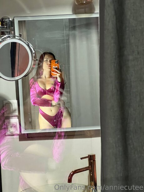 Anniecutee ヌード女優 写真