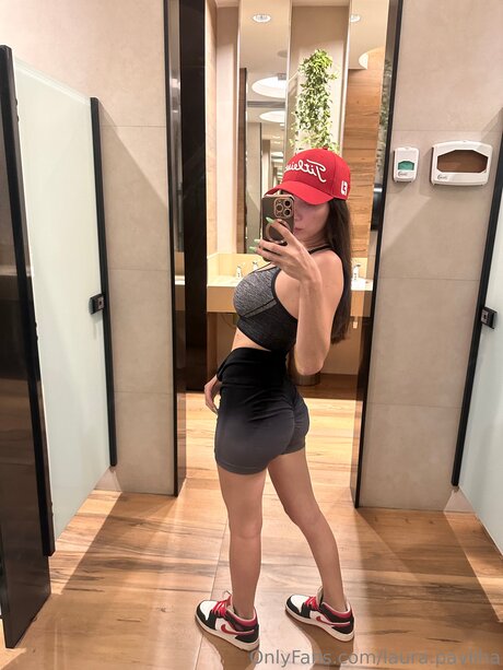 Laurasvault ヌードのポルノスター 画像