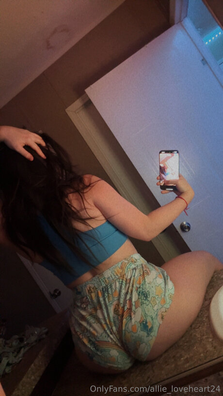 Allie Loveheart24 スター 写真