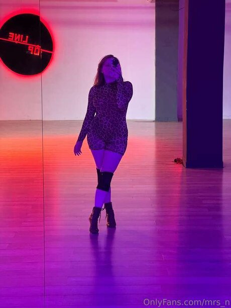 Mrs N セックススター 写真