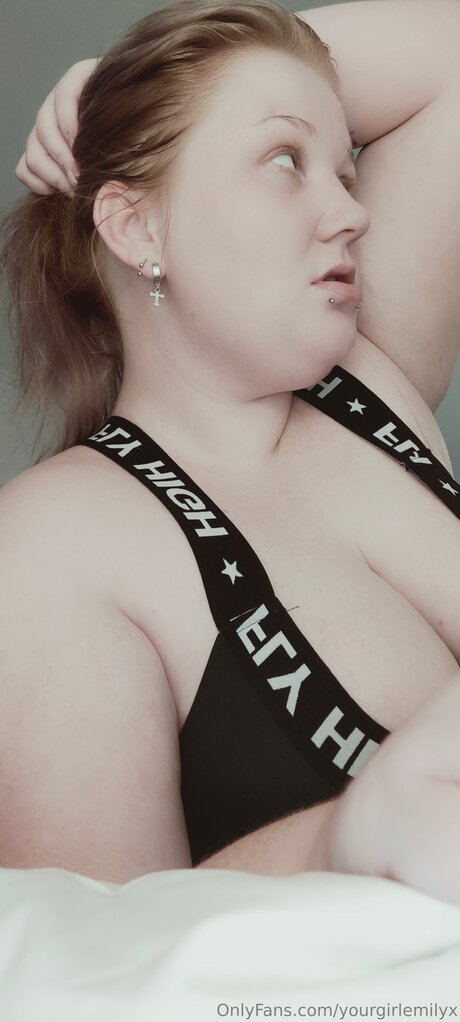 ブルネットの教師OnlyFans トップ 画像