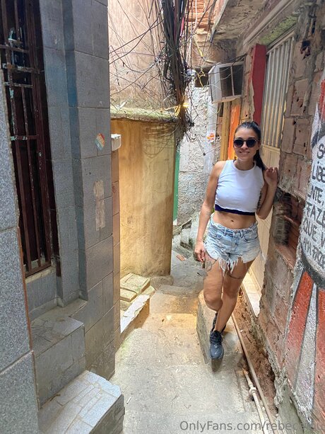 Rebecalou 素敵なポルノスター 写真