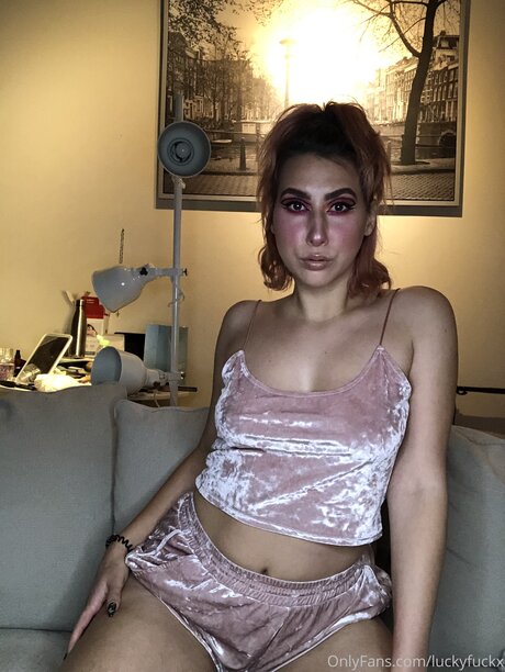 U24775070 ポルノ女優 写真