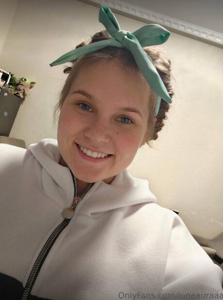 Eeemily top profile image