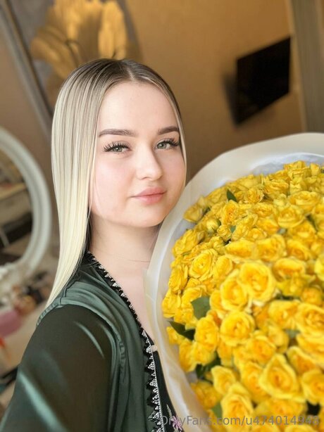 妻 熟女 オンリーファンズ 可愛い 画像