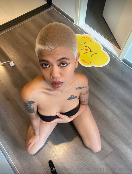 Charming Violetta 素敵なポルノスター 画像