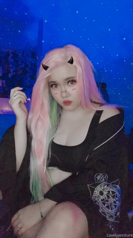 フィンドムオンリーファンズ ポルノ 画像