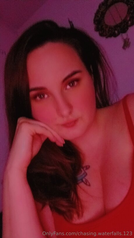 Chasing Waterfalls 123 ヌードモデル 画像
