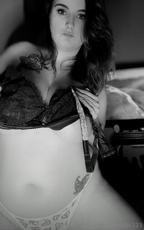 Chasing Waterfalls 123 素敵なポルノスター 写真