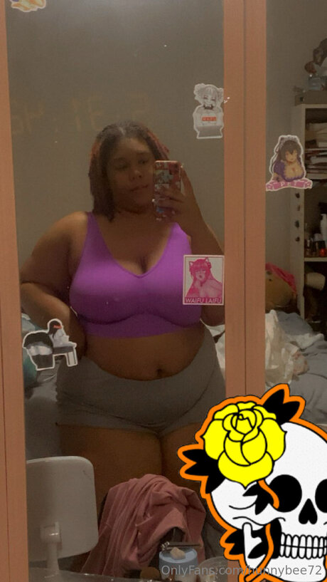 Hunnybee72 ポルノモデル 画像